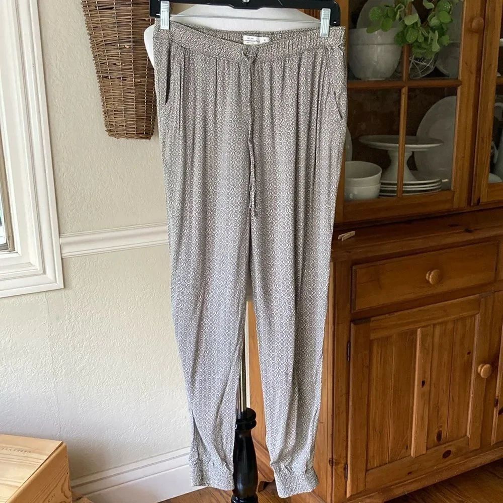 Abercrombie & Fitch Floral Boho Drapy Soft Joggers Women’s M